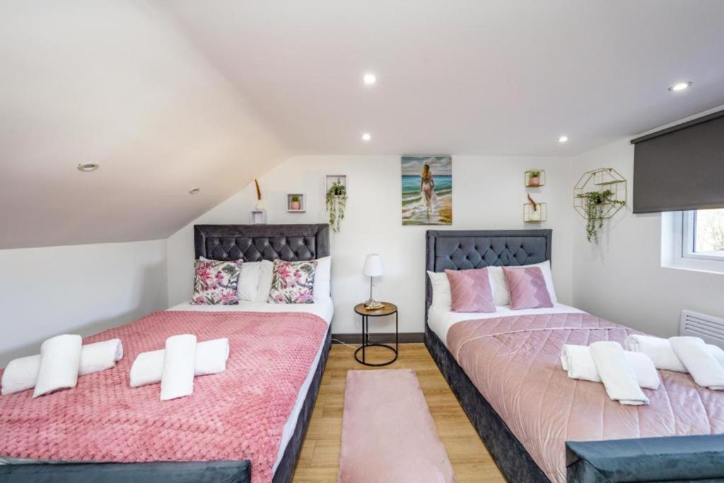 Heathrow Guest House - Oakway Feltham Екстер'єр фото