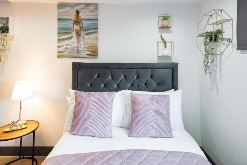 Heathrow Guest House - Oakway Feltham Екстер'єр фото