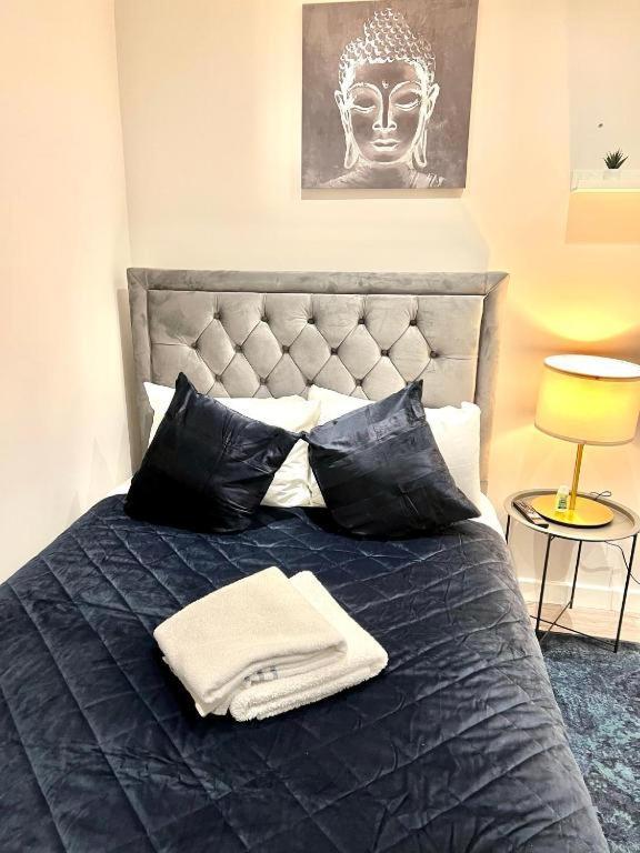 Heathrow Guest House - Oakway Feltham Екстер'єр фото