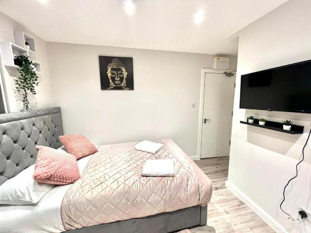 Heathrow Guest House - Oakway Feltham Екстер'єр фото