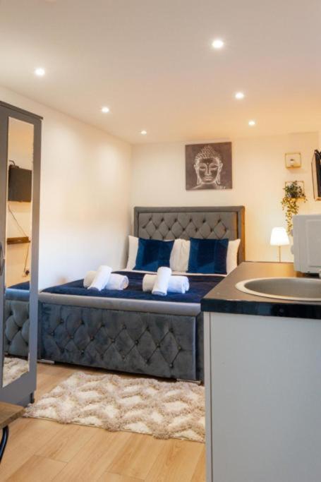 Heathrow Guest House - Oakway Feltham Екстер'єр фото