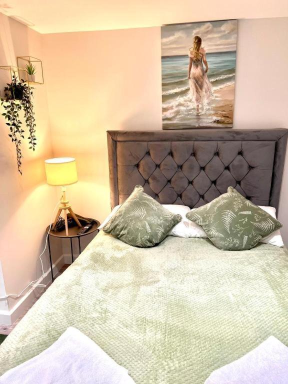 Heathrow Guest House - Oakway Feltham Екстер'єр фото