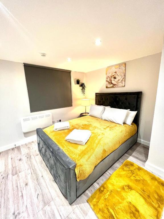 Heathrow Guest House - Oakway Feltham Екстер'єр фото